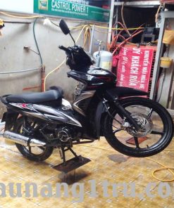 Sử dụng ben nâng xe máy không khóa gài