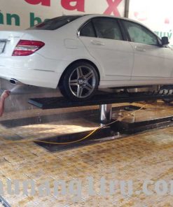 Cầu nâng 1 trụ rửa xe Việt Nam âm nền