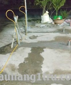 Lắp ống chứa dầu ben nâng rửa xe máy