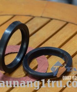 Phốt có tác dụng ngăn đất, cát, bụi bẩn vào ty nâng