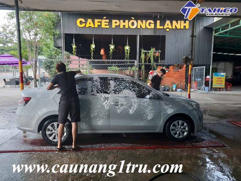 quy-trinh-rua-xe-voi-cau-nang-1-tru