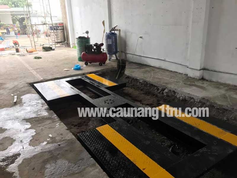 mua cau nang 1 tru rua xe ha noi