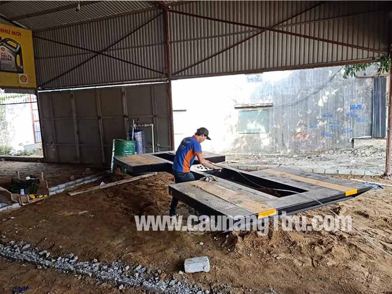 mua cau nang 1 tru rua xe ha noi