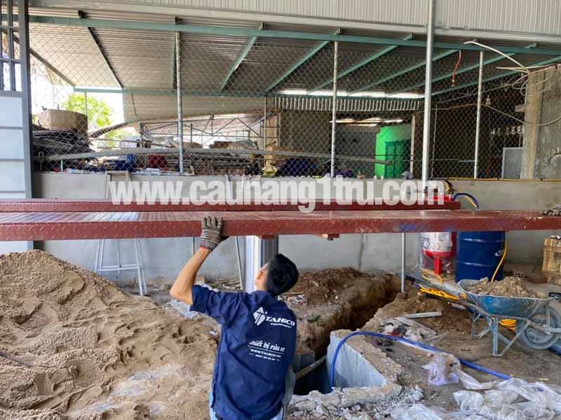 cau nang 1 tru rua xe hau giang